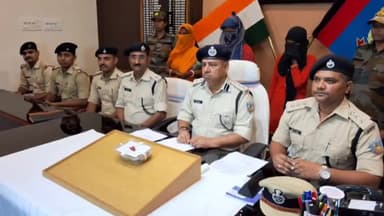 कांके: रांची रेलवे स्टेशन परिसर से बच्चा चोरी करने के मामले में पुलिस ने तीन महिला को किया गिरफ्तार