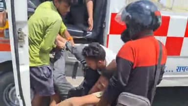 लखीसराय: शेखपुरा मोड़ के समीप बाइक हुआ अनियंत्रित, चालक व सवार दोनो गिरकर घायल