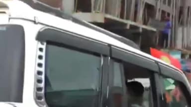 परळी: परळीतून माधव जाधव यांसह शेकडो कार्यकर्त्यांचा राष्ट्रवादी शरद पवार गटात प्रवेश घेण्यासाठी ७० वाहनांचा ताफा बीडकडे रवाना