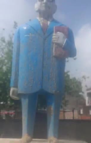 कानपुर: मछरिया में अराजकतत्वों ने अंबेडकर प्रतिमा पर डाला कीचड़, पुलिस तलाश में जुटी