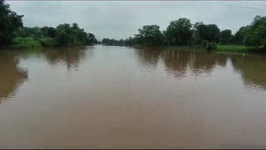 शाजापुर: शाजापुर में लगातार हो रही बारिश के चलते बढ़ा चीलर बांध का जलस्तर, जमा हुआ क़रीब 8 फीट पानी