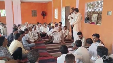 राघोगढ़: राघोगढ़ में यादव समाज सर्व समाज के साथ मनाएगा श्री कृष्ण जन्माष्टमी, राघोगढ़ मंदिर में हुई बैठक में लिए गए कई निर्णय