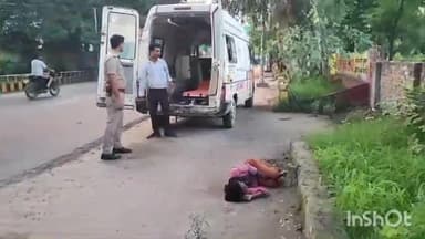 बिजनौर: बिजनौर मिशन कंपाउंड के बाहर संदिग्ध अवस्था में बेहोश पड़ी मिली महिला पुलिस ने कराया अस्पताल में भर्ती