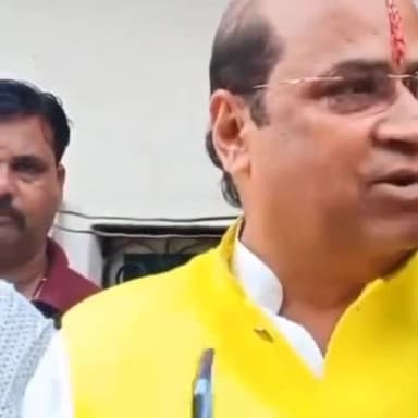 कानपुर: गोविंदनगर विधायक ने सिंचाई विभाग के इंजीनियर को हड़काया, कहा-बस्ती गिराने आए तो तुमको और बुलडोजर को नहर में घुसेड़ दूंगा