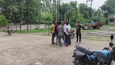 हमीरपुर: सुमेरपुर कस्बे में सभासद ने बिजली समस्या हल न होने पर दी विरोध प्रदर्शन की चेतावनी