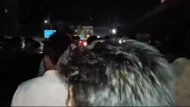 कानपुर: जाजमऊ में तेज रफ्तार कार अनियंत्रित होकर पलटी, महिला और बच्चे हुए घायल