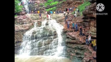 नैनवां: धुंधलेश्वर महादेव मन्दिर के कुंड में नहाते समय युवक हुआ घायल, घायल युवक का देई अस्पताल में कराया उपचार