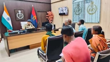 हरदोई: पुलिस कार्यालय में एसपी नीरज कुमार जादौन की जनसुनवाई में 103 शिकायतें आयीं, शीघ्र निस्तारण के दिये निर्देश