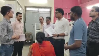 सागर नगर: नगर निगम आयुक्त ने पेंशन शाखा का किया निरीक्षण, हितग्राहियों से चर्चा कर कर्मचारियों को दिए उचित दिशा निर्देश