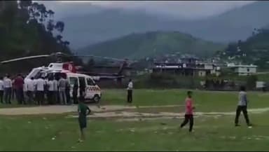 पुरोला: नैटवाड़ मोटर मार्ग हुए वाहन दुर्घटना में देवरा गांव के  दो लोग गंभीर रुप से घायल हो गए,एयरलिफ्ट कर एम्स ऋषिकेश भेजा,