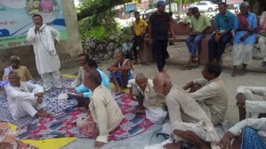 चनपटिया: 9 सूत्री मांगों को लेकर भारतीय कम्युनिस्ट पार्टी के द्वारा चनपटिया प्रखंड सह अंचल कार्यालय पर विशाल धरना प्रदर्शन