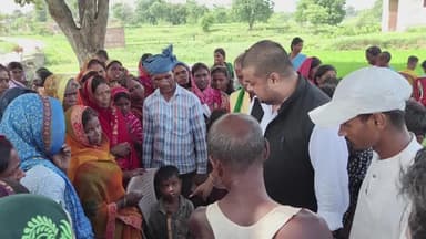 पांकी: पाकी विधानसभा में राजनेता डॉक्टर अरुण कुमार के द्वारा किया जा रहा है क्षेत्र का भ्रमण