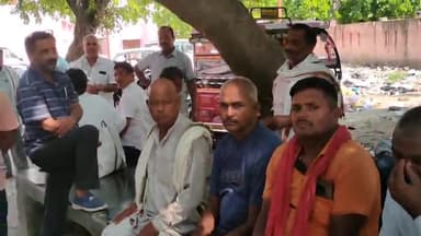 आज़मगढ़: खंडौरा निवासी मजदूर की जौनपुर के सतहरिया में फैक्ट्री में मौत के बाद शव को आनन फानन में पहुंचाया घर, शव का पोस्टमार्टम