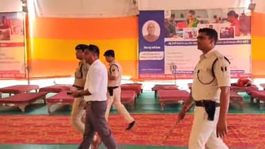 सुल्तानगंज: आठवें दिन सदर एसडीएम व विधि व्यवस्था डीएसपी ने नमामि गंगे घाट स्थित बन रहे जर्मन हैंगर का निरीक्षण कर लिया जायजा