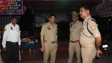 रामपुर: एसपी विद्यासागर मिश्र ने बीती रात रामपुर जीरो पॉइंट से लेकर मिलक तक ड्यूटी पॉइंट पर पुलिस कर्मचारियों की ड्यूटी चैक की