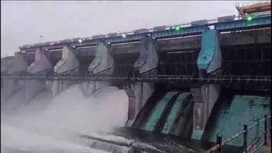 प्रभात पट्टन: प्रभात पट्टन क्षेत्र के पारसडोह डैम में बढ़ी पानी की आवक, छः में से 2 गेट को 20-20 सेंटीमीटर खोला गया।