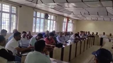 आनी: शिकायत निवारण समिति की बैठक में पेश की गई समस्याओं पर उचित कार्रवाई करें विभाग: नरेश वर्मा, एसडीएम