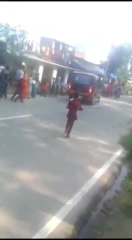 बीसलपुर: आमडार गांव में मंदबुद्धि ने मंदिर की मूर्ति तोड़ी ग्रामीणों ने किया हंगामा मौके पर पहुंची पुलिस