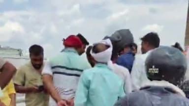 बक्सर: बक्सर स्थित वीर कुंवर सिंह सेतु से गंगा नदी में युवती लगाई छलांग, लापता युवती को नदी से ढूढने का प्रयास में जुटा प्रशासन