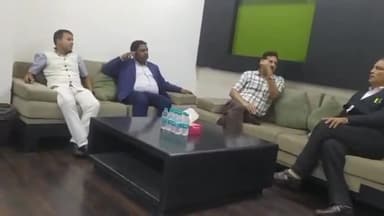 सुप्रीम कोर्ट के वकील सिमा हैदर वाले AP सिंह से बातचीत पूर्व डीजीपी अनिल प्रथम कि साथ मे विनय बिहारी समाजसेवी