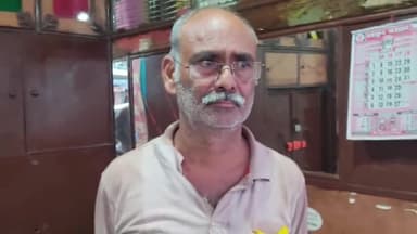 एकंगरसराय: एकंगरसराय के बिहार शरीफ रोड मे एक आभूषण दुकान मे ग्राहक बनकर आए दो बदमाशों ने करीब लाखो रुपए का आभूषण चकमा देकर भागे