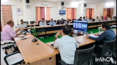 राघोगढ़: जिले के बैंक और गैर बैंकिंग संस्थाओं के अधिकारियों को ऑनलाइन पंजीयन की उन्नत प्रणाली संपदा का कलेक्ट्रेट में प्रशिक्षण