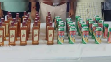 कांके: रांची के टाटीसिलवे रेलवे स्टेशन से आरपीएफ ने अवैध शराब और बियर की बोतल किया बरामद