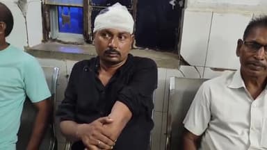 झाझा: चुनावी रंजिश को लेकर करहरा बाजार के समीप पैक्स अध्यक्ष पर 4 लोगों ने किया जानलेवा हमला, रेफरल अस्पताल झाझा में हुआ इलाज।