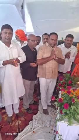 उदवंत नगर: पूर्व सांसद अजित सिंह की पुण्यतिथि पर कई नेताओं ने पीर बाबा स्थित उनके आवास पर पहुंच किए श्रद्धा सुमन अर्पित