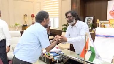 कांके: झारखंड विधानसभा में अल्पसंख्यक शिक्षक संघ और अल्पसंख्यक माध्यमिक शिक्षक संघ के प्रतिनिधिमंडल ने सीएम से की मुलाकात