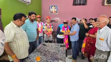 बल्ह: गोवा में राष्ट्रीय किक बॉक्सिंग स्पर्धा में रजत पदक जीतने वाले सुमित जम्वाल को गुटकर में किया गया सम्मानित