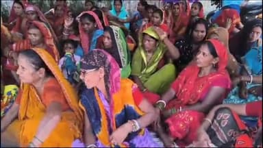 मुशहरी: मनियारी थाना क्षेत्र के गांव में महादलित युवक पर हुए जानलेवा हमले के विरोध में नागरिक मंच ने डीएम के समक्ष दिया धरना