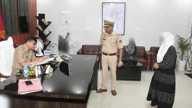 रामपुर: पुलिस अधीक्षक विद्यासागर मिश्र ने जनसुनवाई के दौरान पुलिस कार्यालय में 25 फरियादियों की फरियाद को सुनकर दिए निर्देश