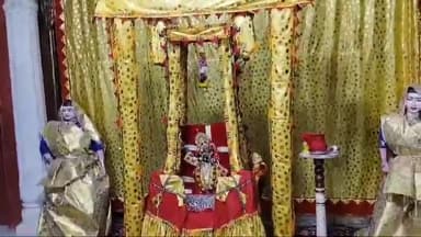 शाजापुर: शाजापुर के गोरधन नाथ मंदिर में भगवान को झुलाया झूला, किया आकर्षक श्रृंगार, विशेष पूजन अर्चन के साथ हुआ भजन कीर्तन