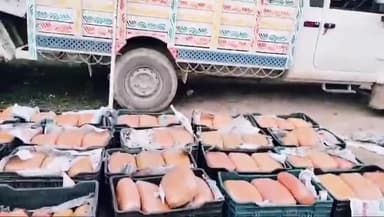 बारा: जसरा सब्जी मंडी में पिकअप गाड़ी में लादकर लाया गया करीब ₹50 लाख कीमत का अवैध गांजा पुलिस ने पकड़ा