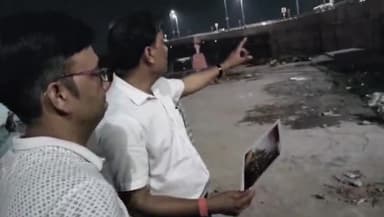 सागर नगर: नगर निगम आयुक्त ने चकराघाट का किया निरीक्षण, विकास कार्यों को लेकर लोगों से की चर्चा व लिए सुझाव