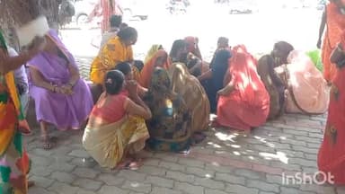 हरदोई: नया गांव के पास मवेशियों के झुंड से टकराई बाइक,सड़क पर गिरी महिला को ऑटो ने कुचला,चिकित्सक ने मृत किया घोषित