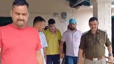 पाटी: देवीधुरा क्षेत्र के कनवाड बैंड से एसटीएफ व वन विभाग की टीम ने दो लैपर्ड की खालों के साथ वन्य जीव तस्कर को किया गिरफ्तार