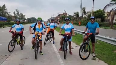 औराई: ज्ञानपुर : नेशनल हाइवे गोपीगंज में दिखे अनोखे कावड़िया, अध्यात्म के साथ फिट रहने का से रहे संदेश