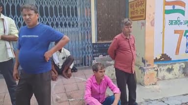 बुलंदशहर: खुर्जा थाना क्षेत्र के मोहल्ला फूटा दरवाजा में छत गिरने से एक महिला की हुई मौत