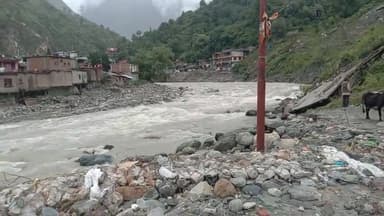 सैंज में फिर से नदी ने अपना रुद्र रूप धारण कर लिया है