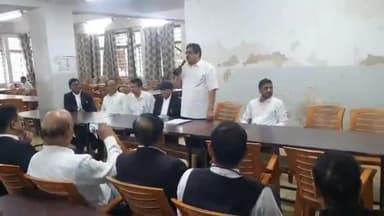 कांके: रांची सिविल कोर्ट में वकील गोपाल कृष्ण उर्फ गोपी बाबू की हत्या के विरोध में न्यायिक कार्य ठप्प