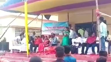 फुलवारी: गोणपुरा में आयोजित वन महोत्सव का पंचायती राज मंत्री ने किया शुभारंभ, लगाए पौधे