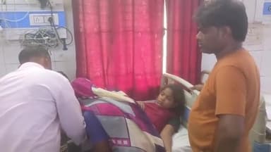 हाथरस: गांव पैकवाड़ा में घर में काम करते समय 15 वर्षीय किशोरी को सांप ने काटा, जिला अस्पताल में उपचार जारी