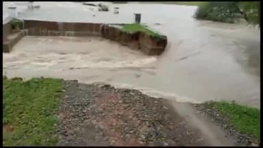 गुनौर: जिले के क्षेत्र के सभी नदी नाले उफान पर अमानगंज तहसीलदार ने दर्जन भर से अधिक ग्रामों का किया निरीक्षण लोगों को दी समझाइस