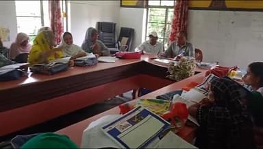 बरहरुवा: पल्स पोलियो अभियान की सफलता को लेकर सीएचसी सभागार में स्वास्थ्य कर्मियों को दिया गया एक दिवसीय प्रशिक्षण