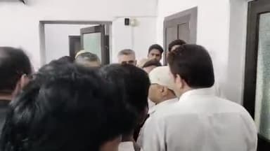 मुरादाबाद: दी बार एसोसिएशन प्रतिनिधि मंडल ने संगठन के सदस्य के विरुद्ध झूठे मुकदमे फसाने को लेकर, एसएसपी को दिया प्रार्थना पत्र