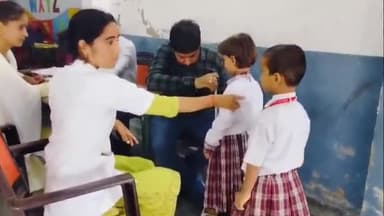 बिसवां: रेउसा के रघुनाथ जी एकेडमी में सामुदायिक स्वास्थ्य केंद्र द्वारा स्वास्थ्य परिक्षण शिविर लगाकर 316 बच्चों की हुई जांच