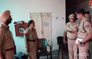 ਐਸਏਐਸ ਨਗਰ ਮੁਹਾਲੀ: ਅੱਜ ਐਸਐਸਪੀ ਐਸਸੀ ਐਸ ਨਗਰ ਵੱਲੋਂ ਜੁਡੀਸ਼ੀਅਲ ਕੋਰਟ ਕੰਪਲੈਕਸ ਦਾ ਆਪਣੇ ਅਧਿਕਾਰੀਆਂ ਸਮੇਤ ਦੋਰਾ ਕੀਤਾ ਗਿਆ