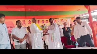 पांकी: पाकी विधायक कुशवाहा डॉक्टर शशी भूषण मेहता ने तीसरे दिन 25 पंचायत के लोगों के बीच किया सिलाई मशीन का वितरण